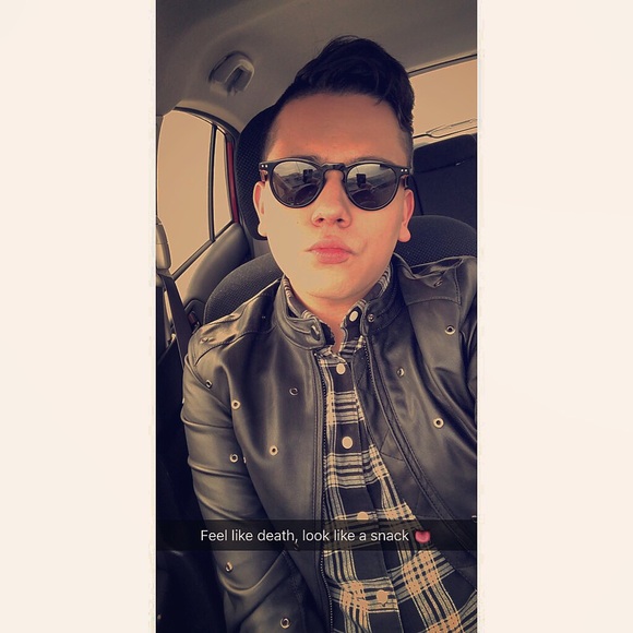 Meet your Posher, Andres - Picture 1 of 1